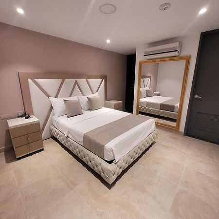Hotel Med 33 Medellin Bagian luar foto