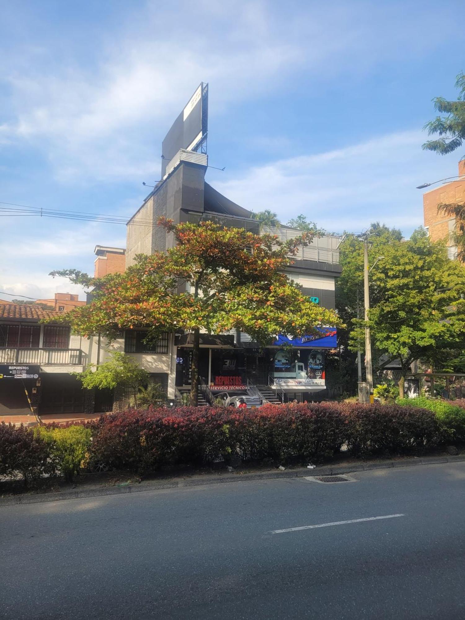 Hotel Med 33 Medellin Bagian luar foto